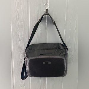 Oakley Tactical Padded Laptop Messenger Bag​
